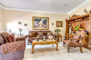 933 SE 13th Rd, Homestead, FL 33035, Sold 10/24/17