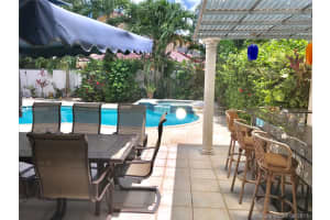 7983 NW 186th Terrace, Hialeah, FL 33015, Sold 12/29/17