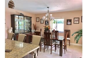 7983 NW 186th Terrace, Hialeah, FL 33015, Sold 12/29/17