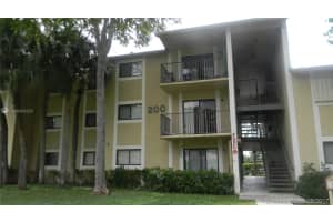 200 Palm Cir W, Pembroke Pines, FL 33025, Sold 09/29/17