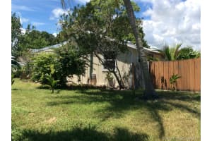 877 NW 13th St, Stuart, FL 34994, Sold 09/29/17