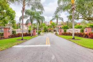 9301 SW 92nd Ave c304, Miami, FL 33176, Sold 10/27/17