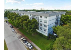 8950 NE 8th Ave, Miami, FL 33138, Sold 10/06/17