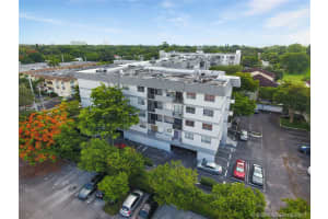8950 NE 8th Ave, Miami, FL 33138, Sold 10/06/17