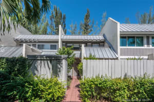 4961 SW 71st Pl, Miami, FL 33155, Sold 10/26/17
