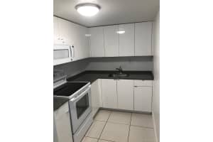 17530 NW 68th Ave APT C2008, Hialeah, FL 33015, Sold 12/19/17
