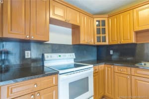 1900 W 68th St APT I402, Hialeah, FL 33014, Sold 09/29/17