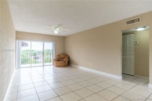 1900 W 68th St APT I402, Hialeah, FL 33014, Sold 09/29/17
