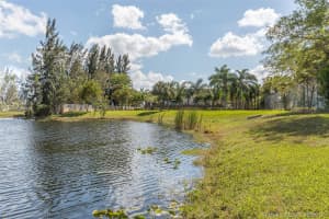 17938 NW 74th Ct, Hialeah, FL 33015, Sold 11/08/17