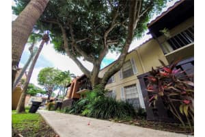 10786 N Kendall Dr APT D14, Miami, FL 33176, Sold 09/28/17