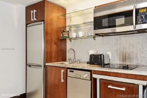 1052 Ocean Dr C203, Miami Beach, FL 33139, Sold 07/20/18