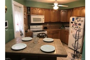 1611 NE Miami Gardens Dr, Miami, FL 33179, Sold 01/05/18