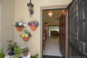 8200 NW 100th Dr, Tamarac, FL 33321, Sold 01/26/18