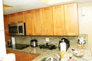 5923 W 28th Ave, Hialeah, FL 33016, Sold 11/24/17