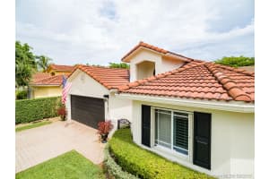 8141 NW 186th Terrace, Hialeah, FL 33015, Sold 11/02/17