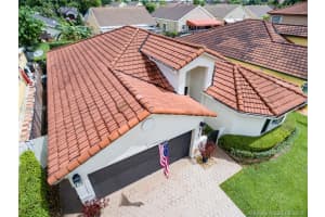 8141 NW 186th Terrace, Hialeah, FL 33015, Sold 11/02/17