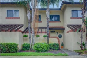 8830 NW 47th St, Sunrise, FL 33351, Sold 12/07/17