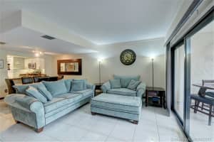 8830 NW 47th St, Sunrise, FL 33351, Sold 12/07/17