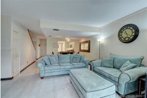 8830 NW 47th St, Sunrise, FL 33351, Sold 12/07/17