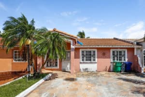 7681 NW 181st Terrace, Hialeah, FL 33015, Sold 11/02/17