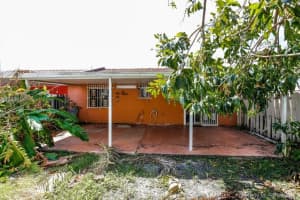 7681 NW 181st Terrace, Hialeah, FL 33015, Sold 11/02/17