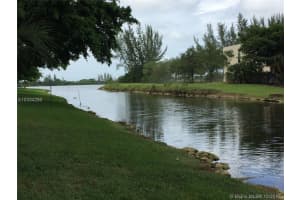 15499 Miami Lakeway N, Hialeah, FL 33014, Sold 01/22/18