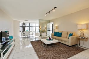 6423 Collins Ave, Miami, FL 33141, Sold 05/10/19