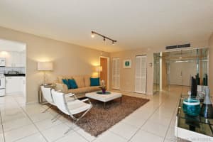 6423 Collins Ave, Miami, FL 33141, Sold 05/10/19