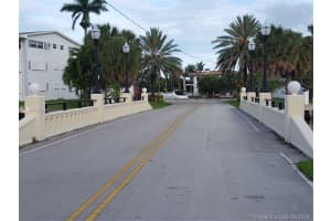 460 Paradise Isle Blvd, Hallandale Beach, FL 33009, Sold 07/27/18