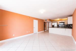 120 Ocean Dr, Miami Beach, FL 33139, Sold 11/28/17