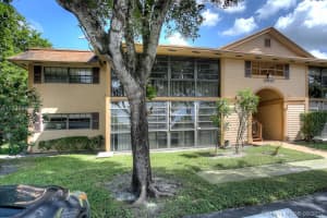 19085 NW 62nd Ave, Hialeah, FL 33015, Sold 11/15/17