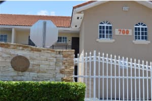 700 SE 9th Ct, Hialeah, FL 33010, Sold 11/02/17