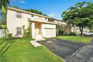 5891 Woodland Point Dr, Tamarac, FL 33319, Sold 10/16/17