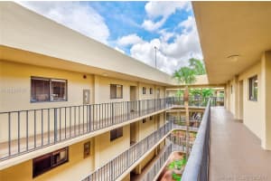 8615 NW 8th St, Miami, FL 33126, Sold 10/27/17