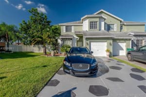 1040 SW 110th Ln, Davie, FL 33324, Sold 01/05/18