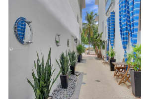 1052 Ocean Dr C405, Miami Beach, FL 33139, Sold 03/12/18
