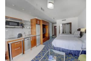 1052 Ocean Dr C405, Miami Beach, FL 33139, Sold 03/12/18