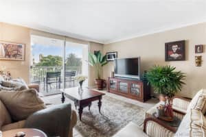 1420 Brickell Bay Dr #404b, Miami, FL 33131, Sold 12/20/17