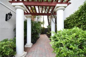 19472 38th Ct, Golden Beach, FL 33160, Sold 12/01/17