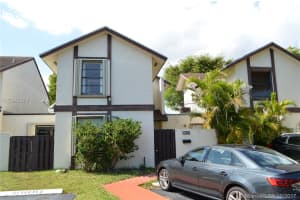 10000 NW 5th Ln, Miami, FL 33172, Sold 10/13/17