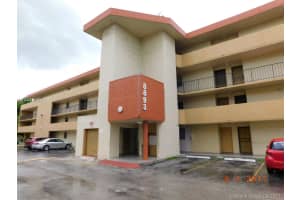 8893 Fontainebleau Blvd, Miami, FL 33172, Sold 10/31/17