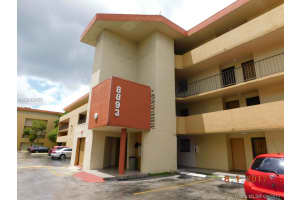 8893 Fontainebleau Blvd, Miami, FL 33172, Sold 10/31/17