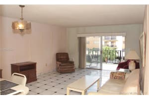 5201 NW 7th St, Miami, FL 33126, Sold 11/30/17