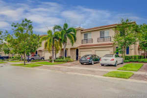285 Las Brisas Cir, Weston, FL 33326, Sold 01/05/18