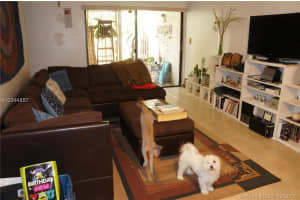 9447 Fontainebleau Blvd, Miami, FL 33172, Sold 11/16/17