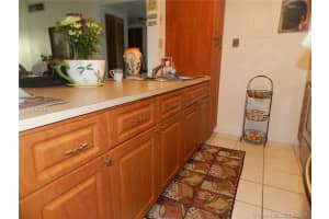 540 W Park Dr, Miami, FL 33172, Sold 02/01/18