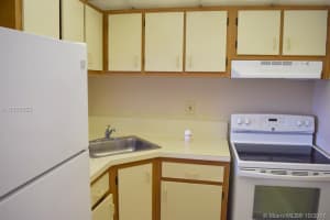 4550 NW 9th St #908e, Miami, FL 33126, Sold 02/27/18