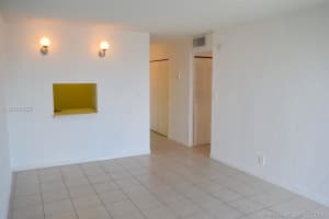 4550 NW 9th St #908e, Miami, FL 33126, Sold 02/27/18