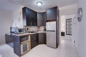 335 Ocean Dr, Miami Beach, FL 33139, Sold 12/15/17