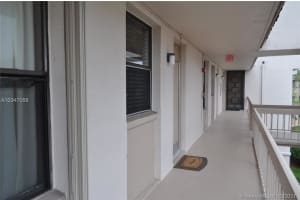 8421 Forest Hills Dr, Coral Springs, FL 33065, Sold 12/26/17